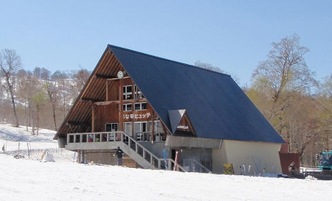 奥只見丸山スキー場 カモシカBコースの下にあるレストハウス