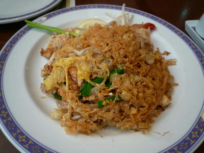 パッ　タイ“ジャイタイ”  （海老入り焼きそば）