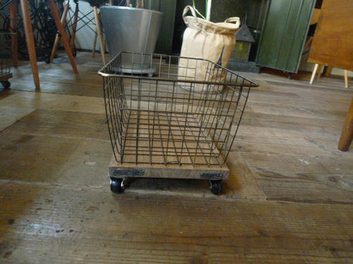 ケシパール荷物置きミニ２