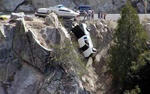bayliner_towing_chevytruck.jpg
