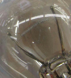 ligh201210a.jpg