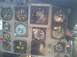UH-1H計器