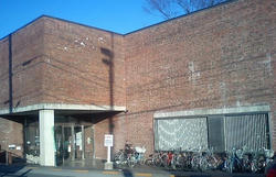 日野市立中央図書館
