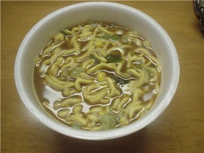 北の太麺堂々　室蘭カレーラーメン　お湯を注いで4分後