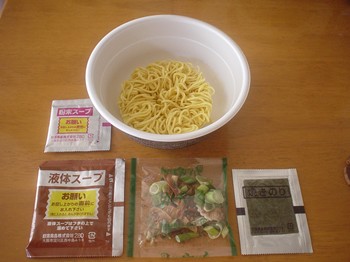 太麺堂々　魚介豚骨醤油味