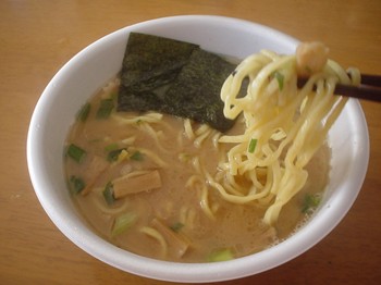 太麺堂々　魚介豚骨醤油味