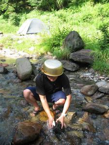 川の水が冷たくないので助かります。