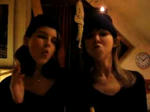 「AfromanのBecause I Got High」を口パクするお嬢さんたち【動画】