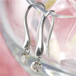 恋の始まりを伝える♪K18WG ダイヤモンド0.2ctドロップピアス。（Libra Mark Jewelry）