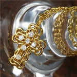 アンティーク レースを思わせる♪K10 YG トランスクロスネックレス。（Libra Mark Jewelry）