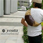 これだけ使えて！youta(ヨータ) 三日月ボディバッグ Y-0018。（Libra Mark）