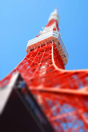 タワーを見上げて おかひでぶーろぐ