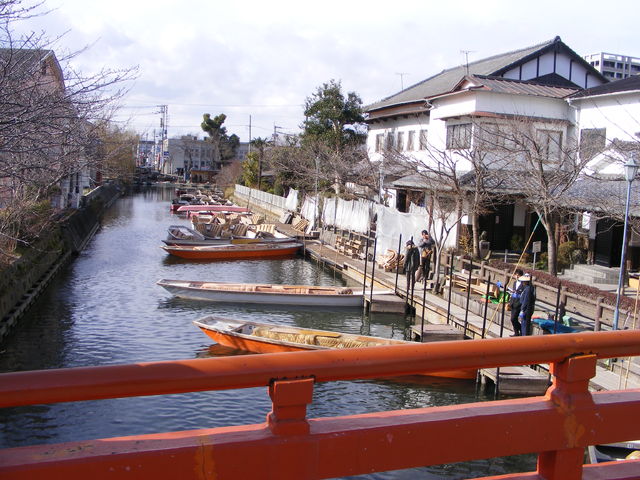 157463_1868666319_173large.jpg