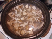 きりたんぽ鍋煮る