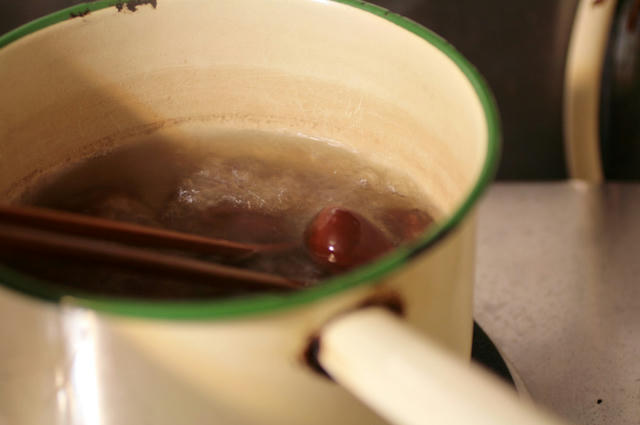 栗を茹でる