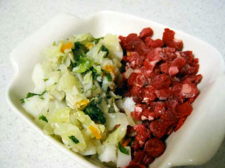 手作り犬ごはん　半生馬肉とありあわせ