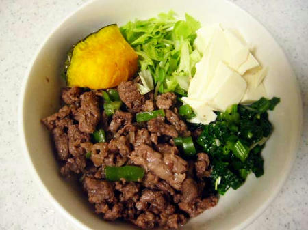 馬肉挽肉ごはん