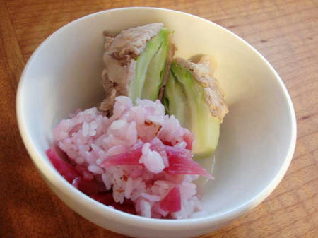 紅芯大根のさくらご飯と蕾菜の肉巻き