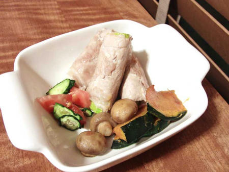 ズッキーニの肉巻きと干し野菜料理