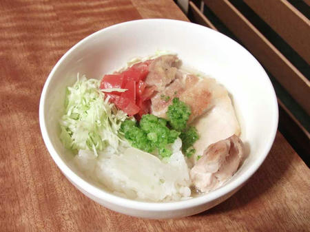 チキン焼きとキャベツのサラダ
