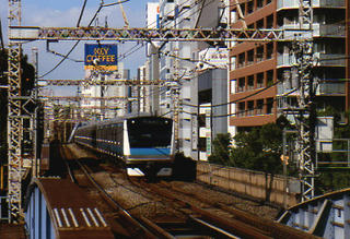 9103g_ura104.jpg