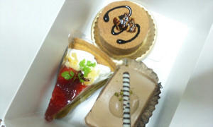お祝いケーキ
