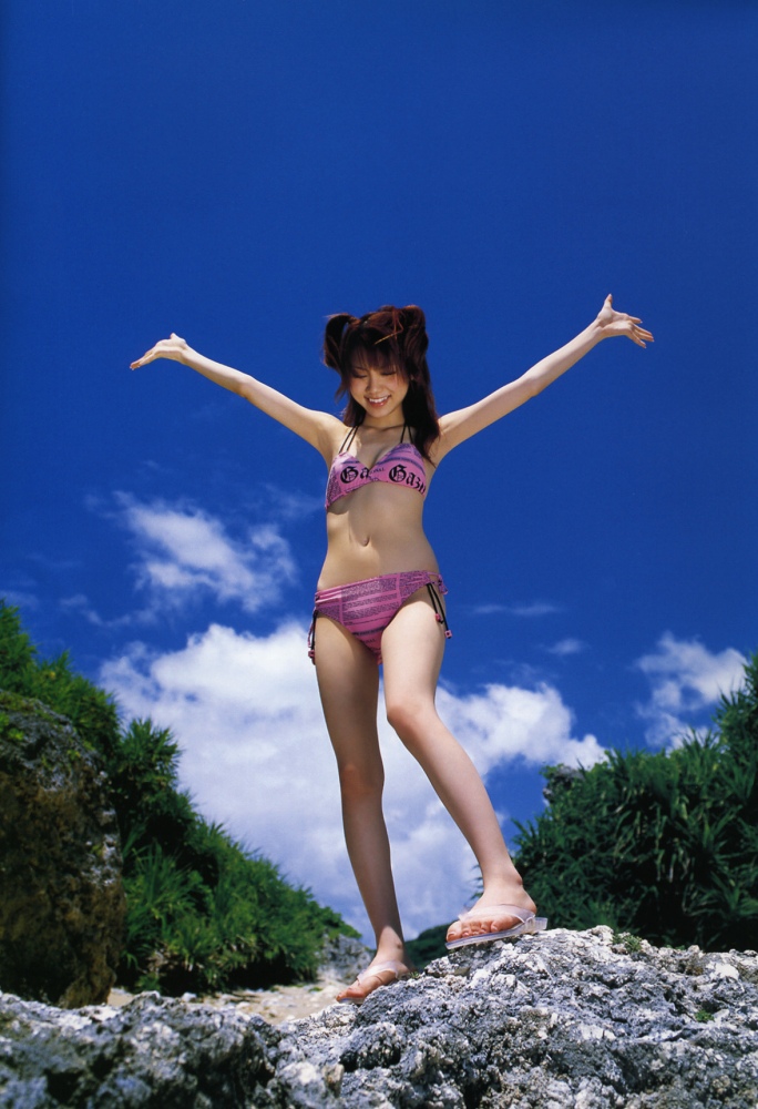田中れいな ビキニグラビア
