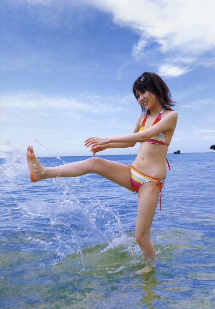 田中れいな ビキニグラビア