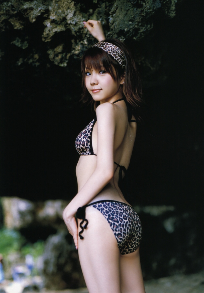 田中れいな ビキニグラビア