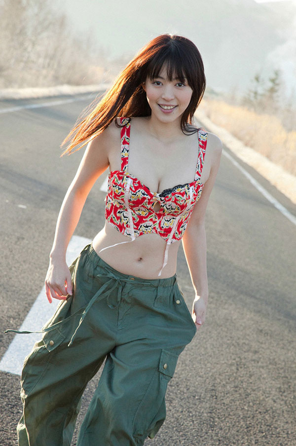 岩佐真悠子 グラビア