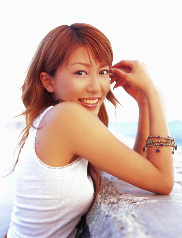 里田まい グラビア