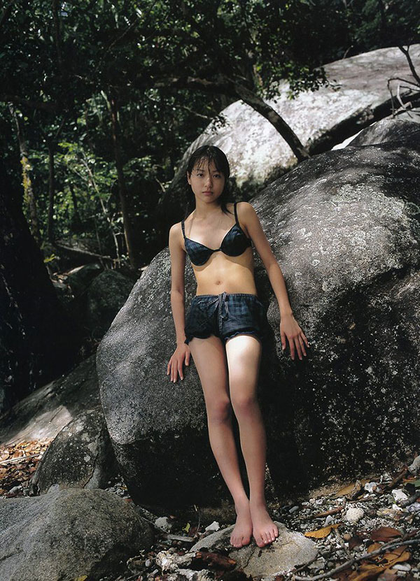 戸田恵梨香 グラビア