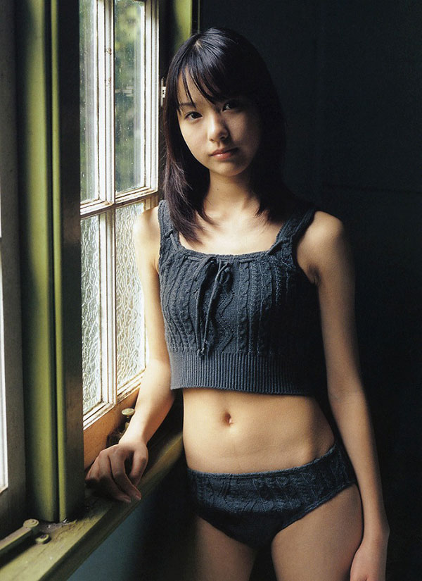 戸田恵梨香 グラビア