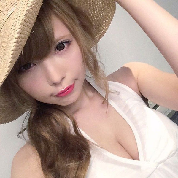 益若つばさ グラビア
