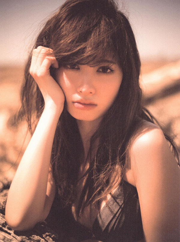 小嶋陽菜 グラビア
