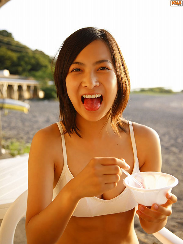 谷村美月 グラビア