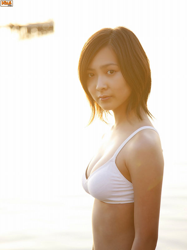 谷村美月 グラビア
