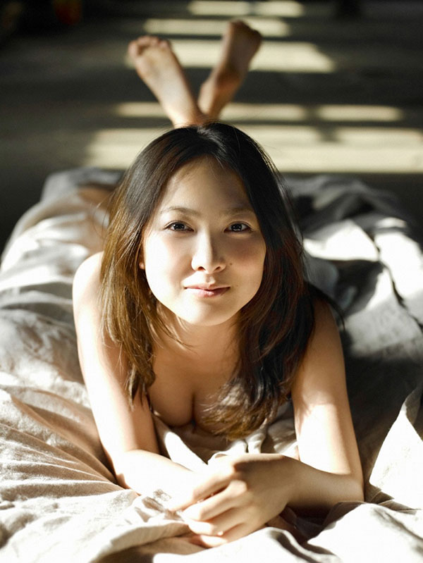 谷村美月 グラビア