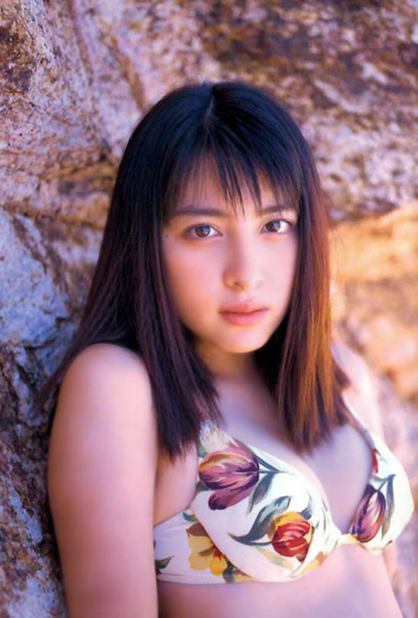 奥菜恵 グラビア