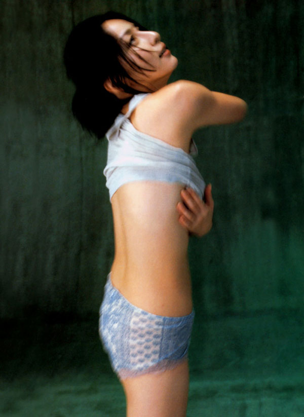 奥菜恵 グラビア