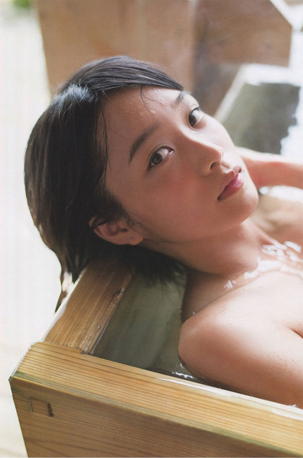 深川麻衣 グラビア