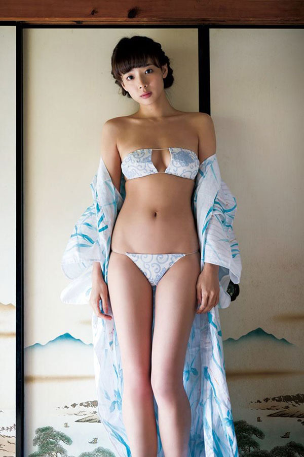 岡田紗佳 グラビア