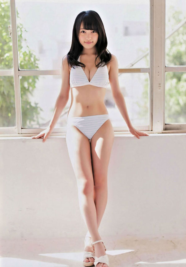 向井地美音 グラビア