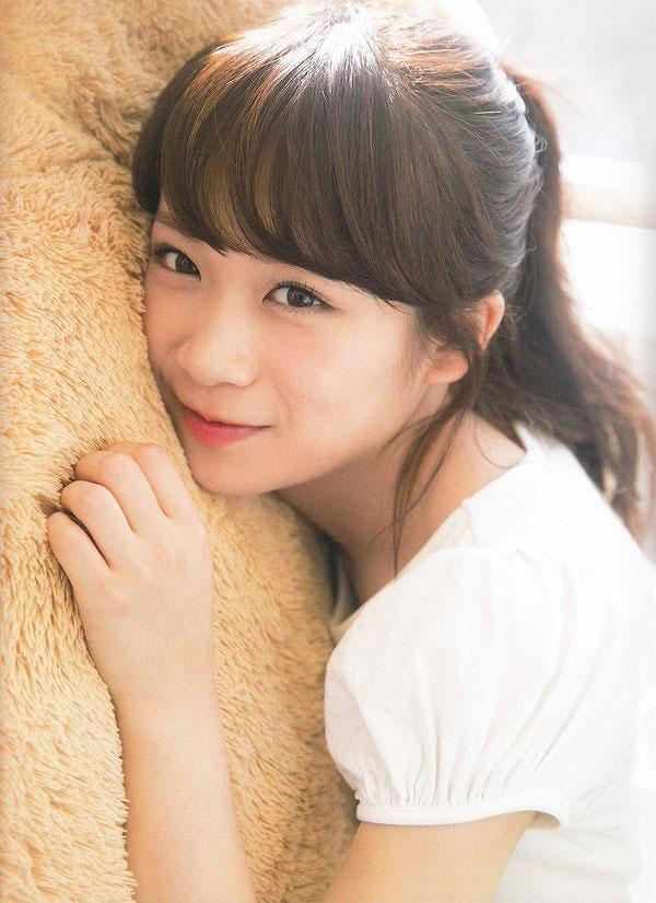 秋元真夏 グラビア