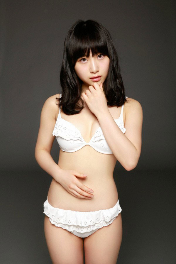 高橋朱里 グラビア