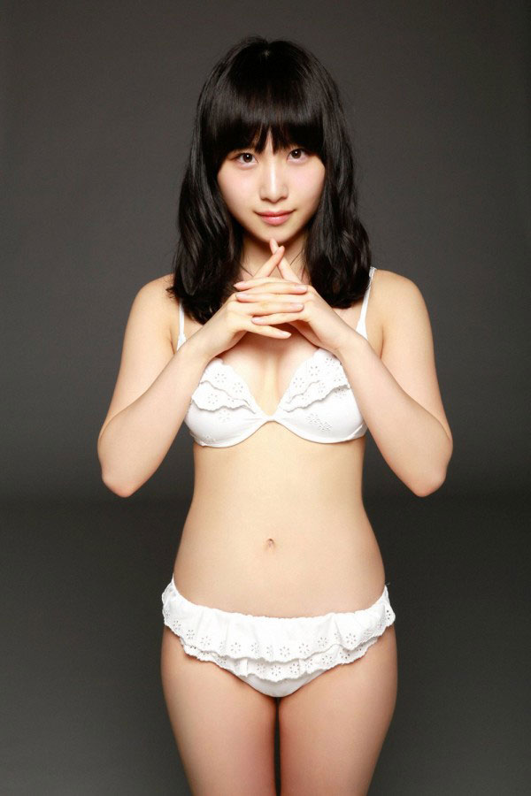 高橋朱里 グラビア