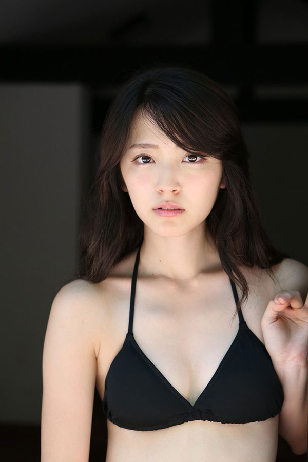 鈴木愛理 グラビア