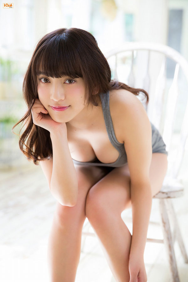 都丸紗也華 グラビア