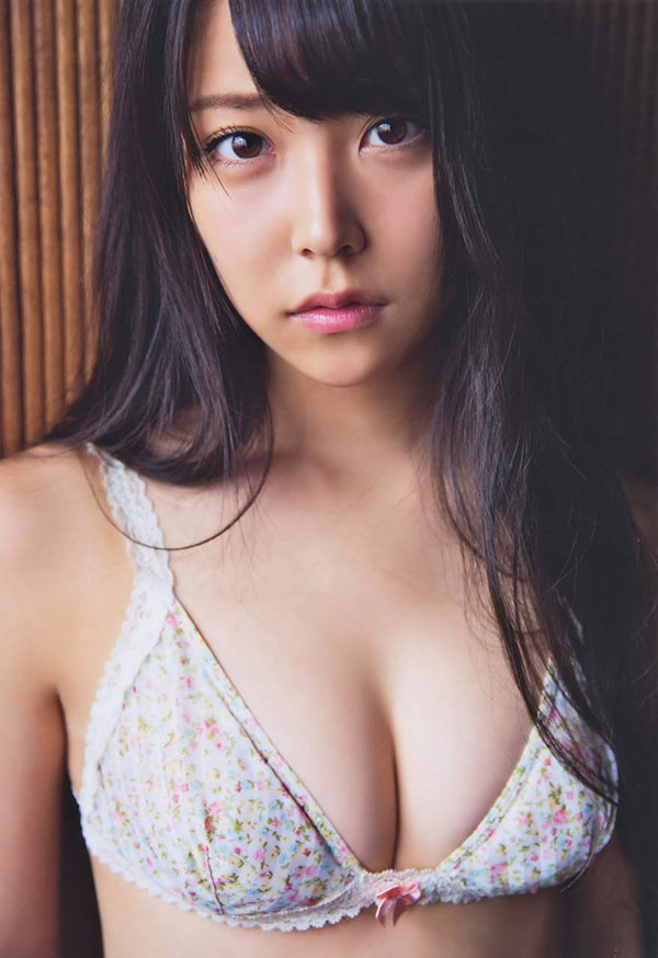 白間美瑠 グラビア