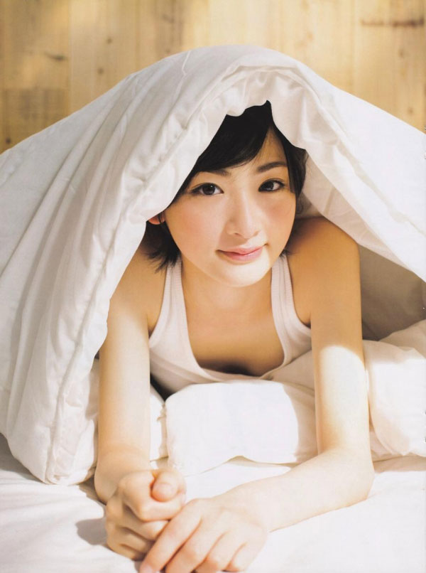 生駒里奈 グラビア